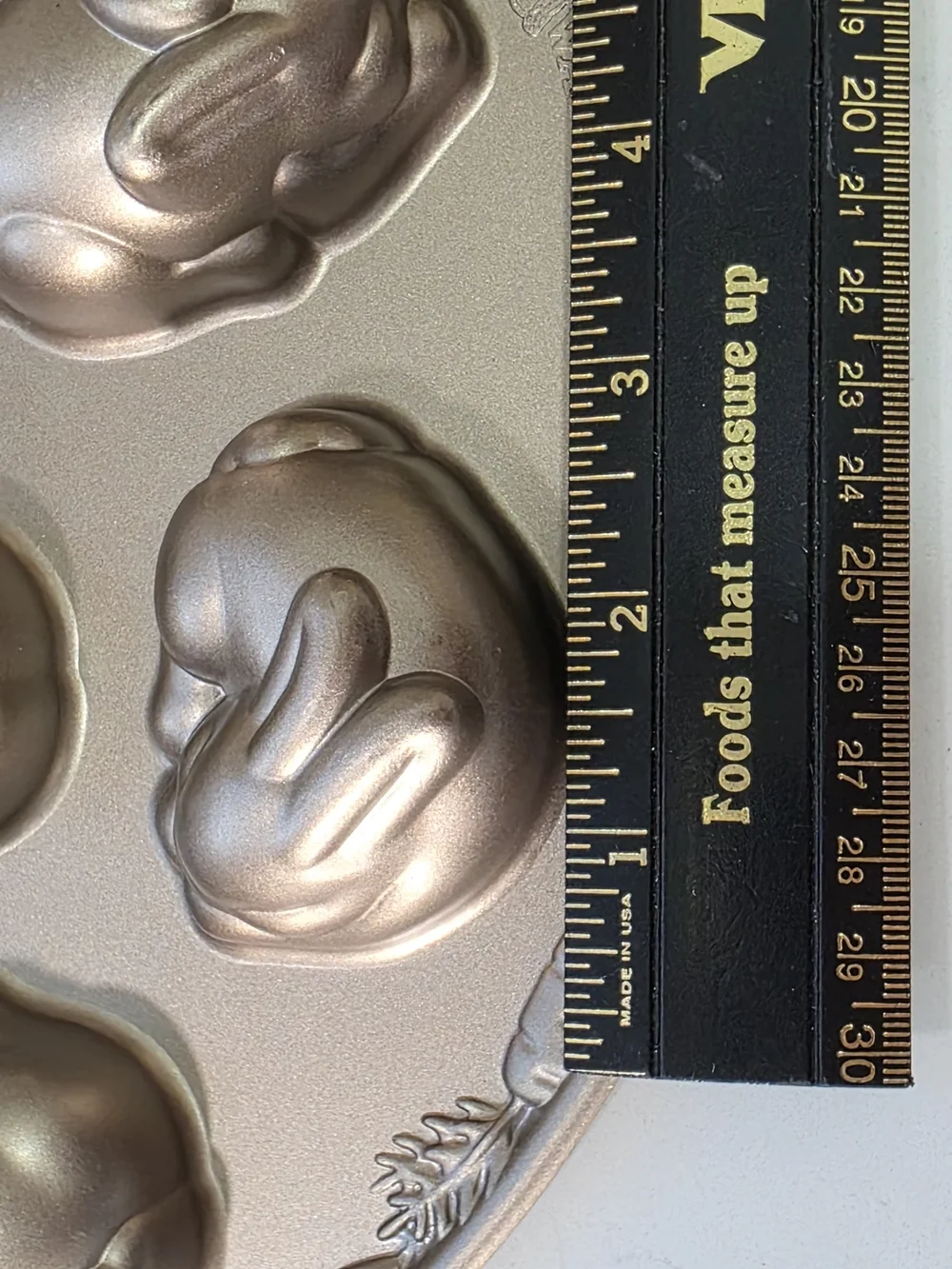 Nordic Ware Baby Bunny Bites Cakelet Pan 12 Mini Cake Cavity 2 Cup Easter Metal